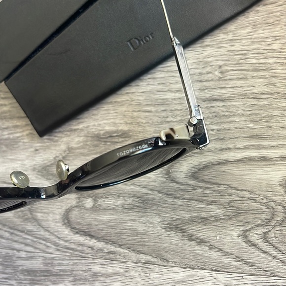 Christian Dior umbrage sunglasses - Picture 8 of 9